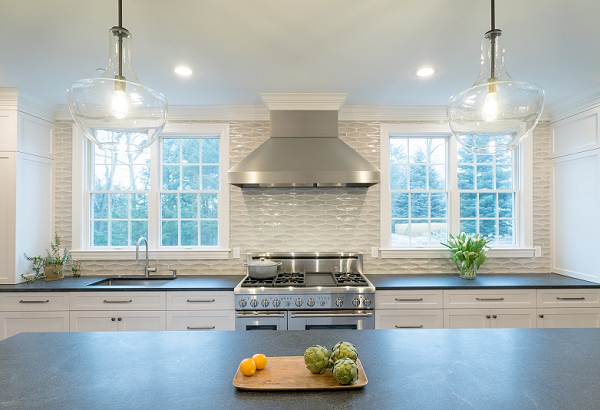 Luxe-Home-by-Douglah-Designs_Lafayette-CA_Introducing-Stellar-Quickship-Tile-Program_Light-Kitchen-Backsplash