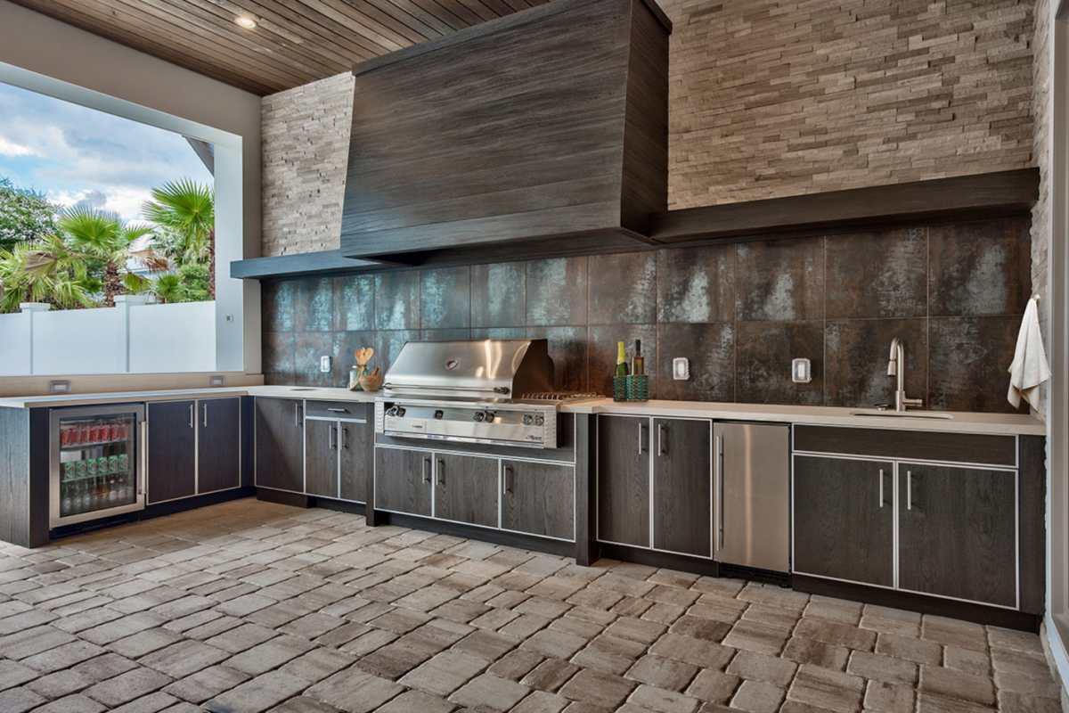 Luxe-Home-Douglah-Designs-Lafayette-CA-Outdoor-Kitchen-Entertaining-Custom-Vent-Hood-Wood-Cabinets-Grill-Contemporary-Luxury-Interior-Design